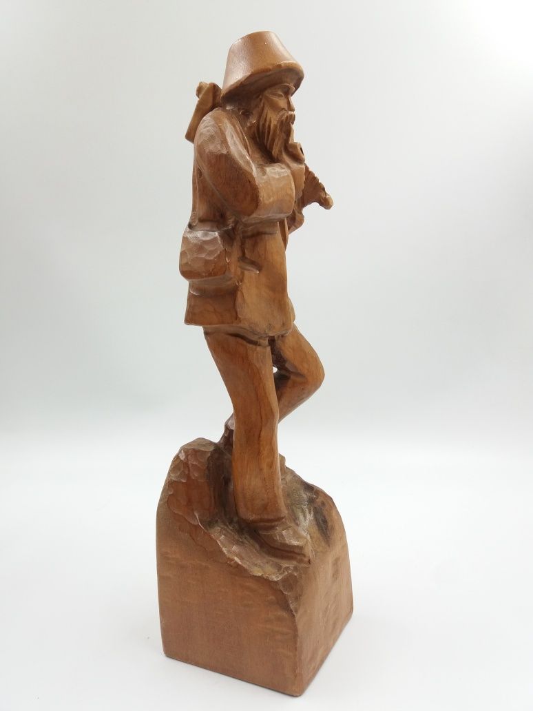 Duża drewniana rzeźbiona figurka rzeźba drwala
