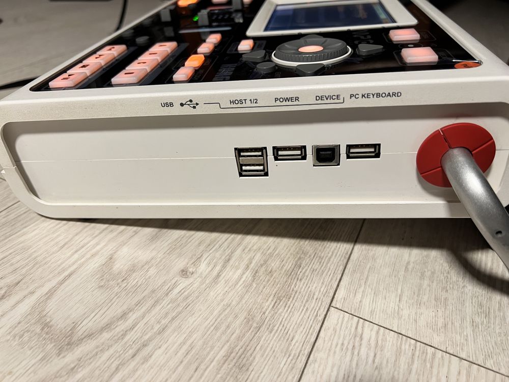 Korg MP10 Pro odtwarzacz MIDI / MP3 moduł brzmieniowy Karaoke