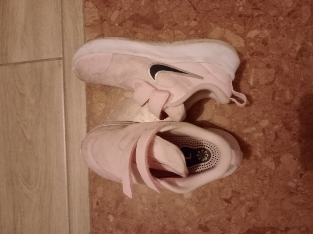 Buty Nike dla dziewczynki