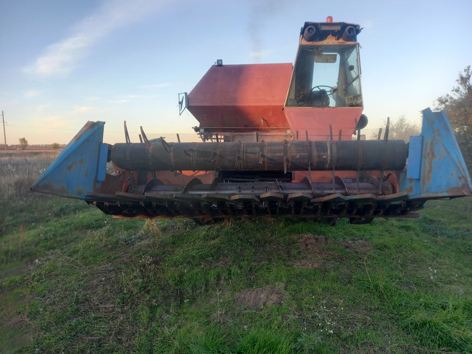 Приставка для збирання соняшника