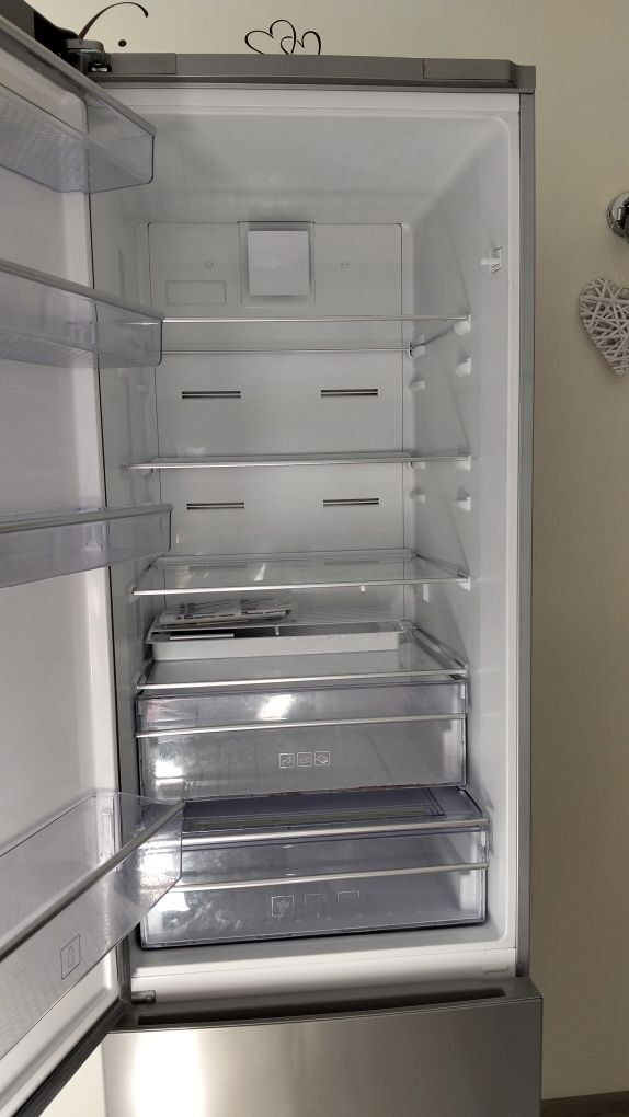Lodówka Beko uszkodzona