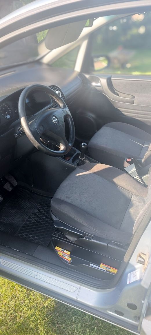 Opel Zafira  B 1.6 benzyna 2001