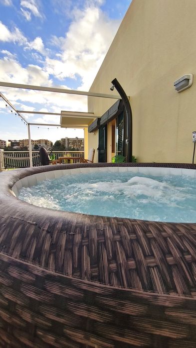 Jacuzzi Lay-Z Spa + Chuveiro. Sem MBWay. Scammers serão reportados.