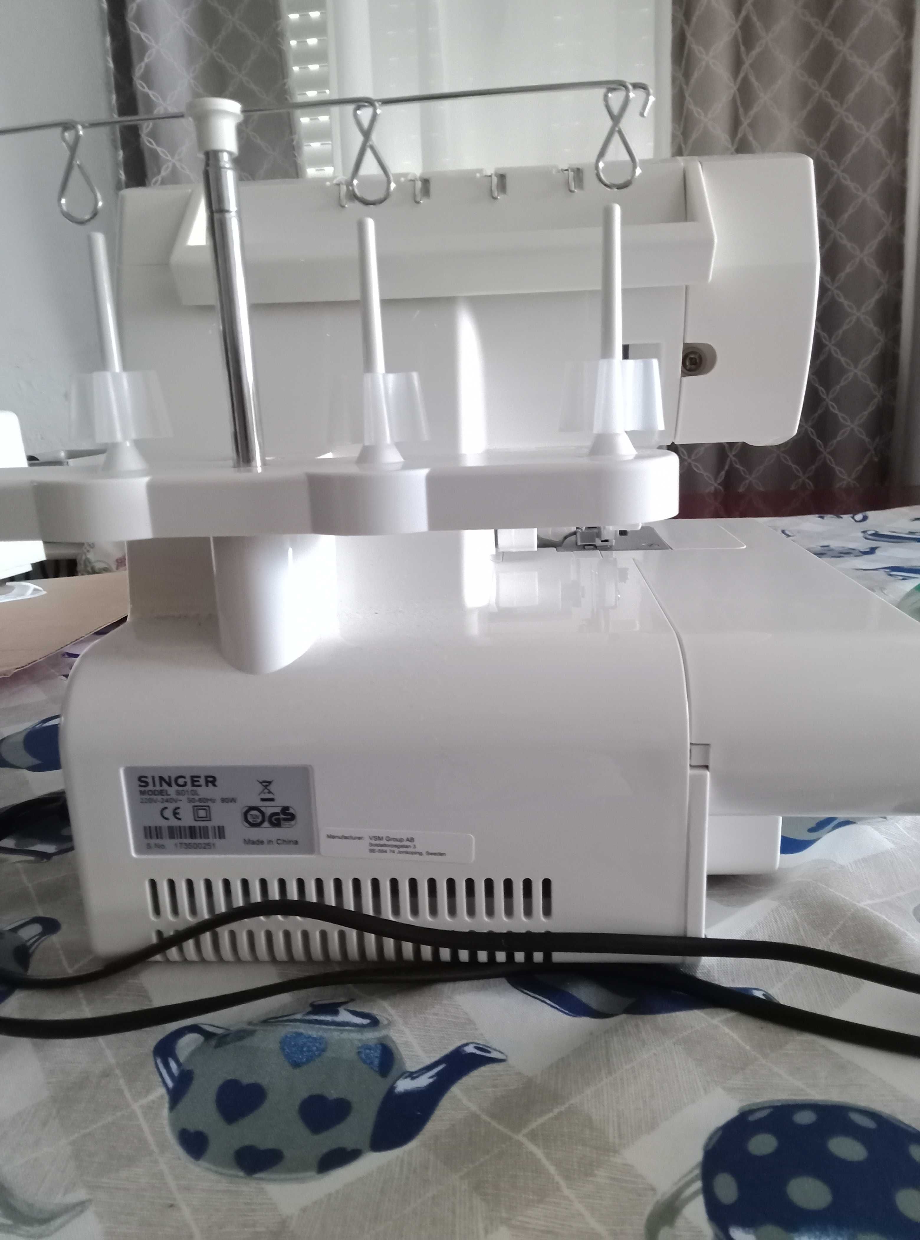 Máquina de costura Singer