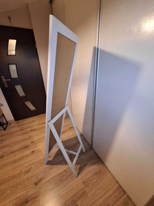 Lustro białe w ramie bardzo dobry stan