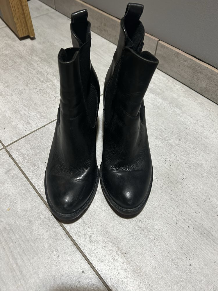 Buty botki Lasocki rozmiar 35 skórzane