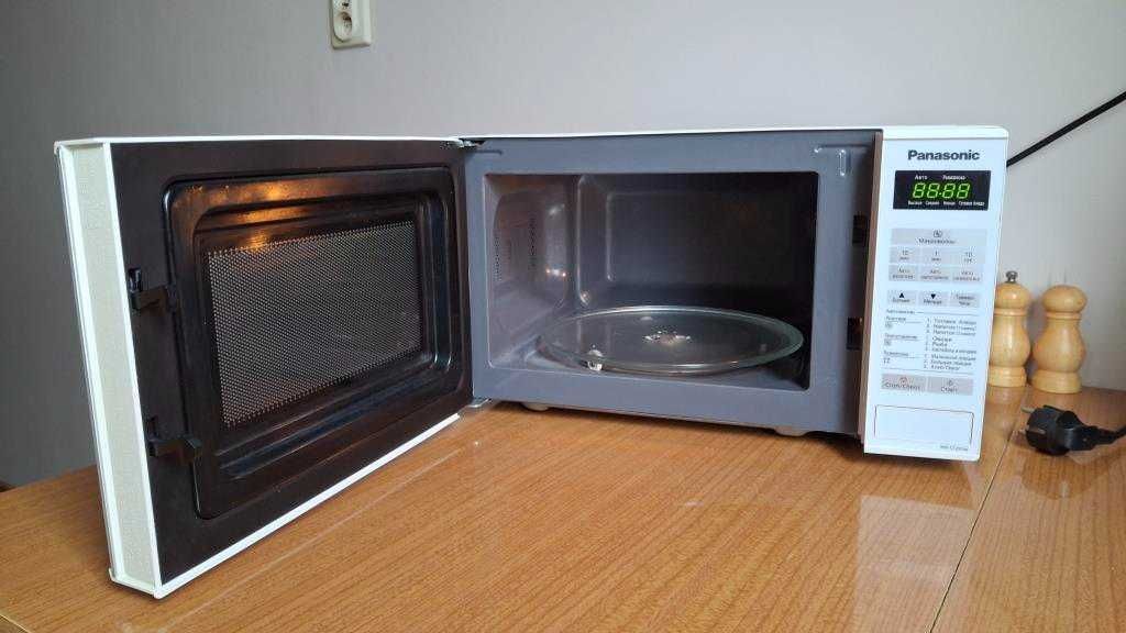 Kuchenka mikrofalowa Panasonic NN-ST251WZPE