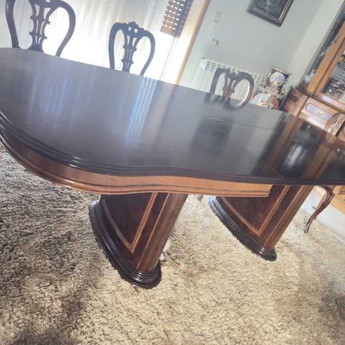 Mesa de sala em bom estado