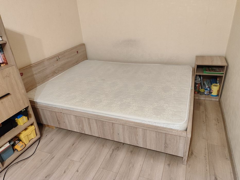 Ліжко двоспальне 200х160см + матрац (самовивіз Борщагівка)