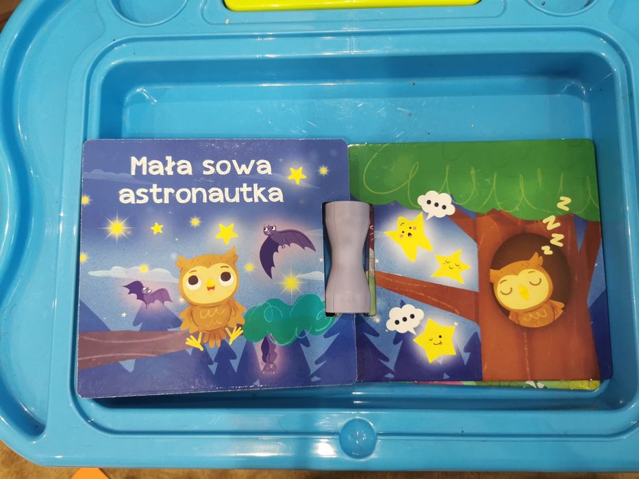 Stolik grający pierwsze biurko