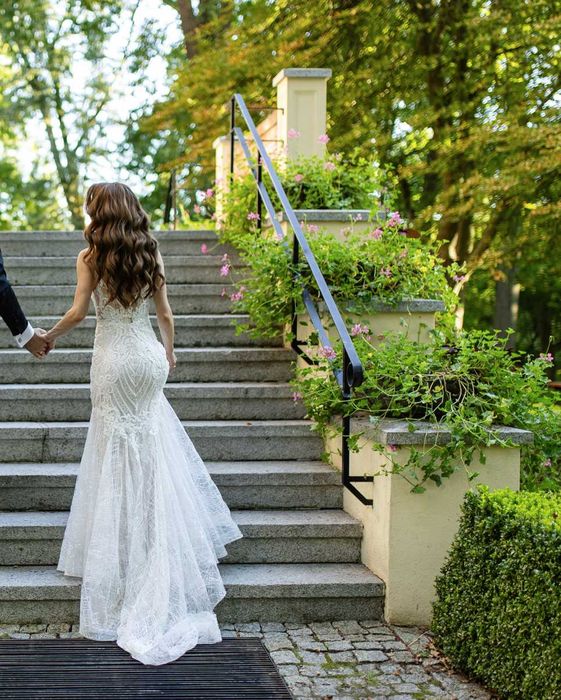 Suknia ślubna syrenka  z trenem - Kaledonia Keira XS