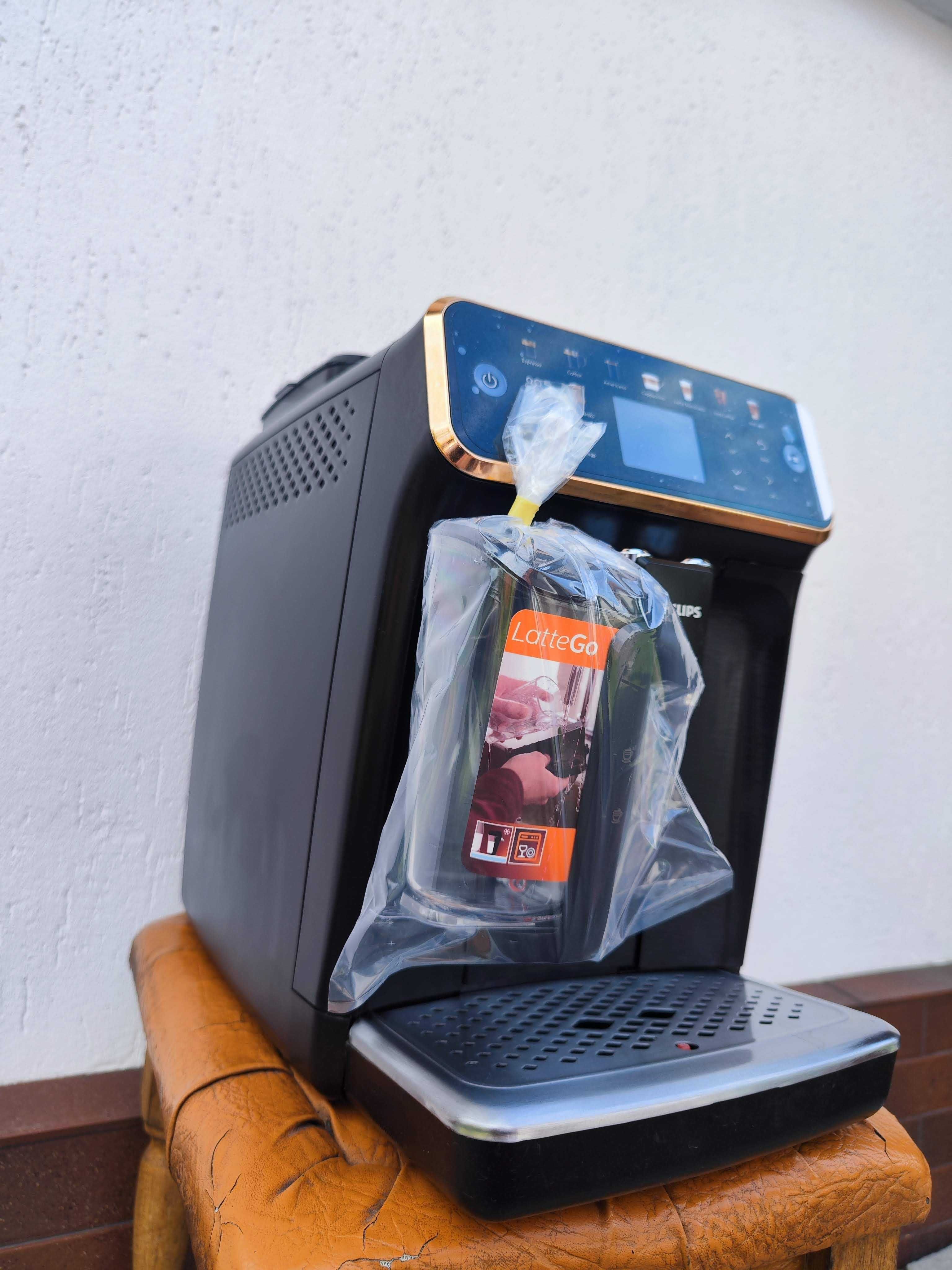 Кавомашина кофемашина Philips Series 5500 Lattego