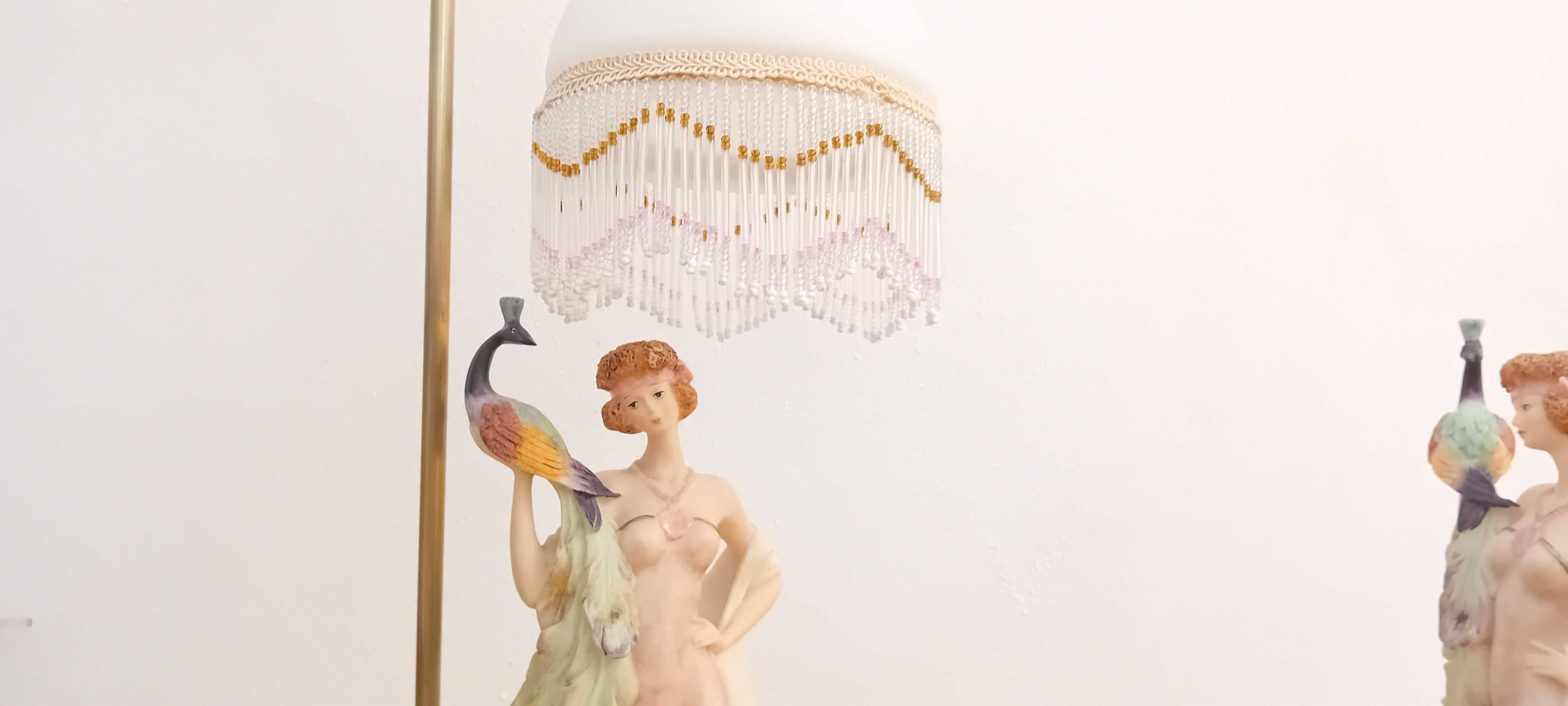 Candeeiro de mesa, com influência Art Déco