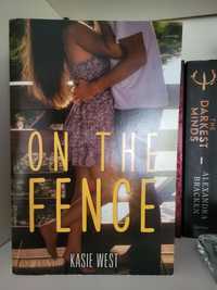 Livro On the Fence de Kasie West