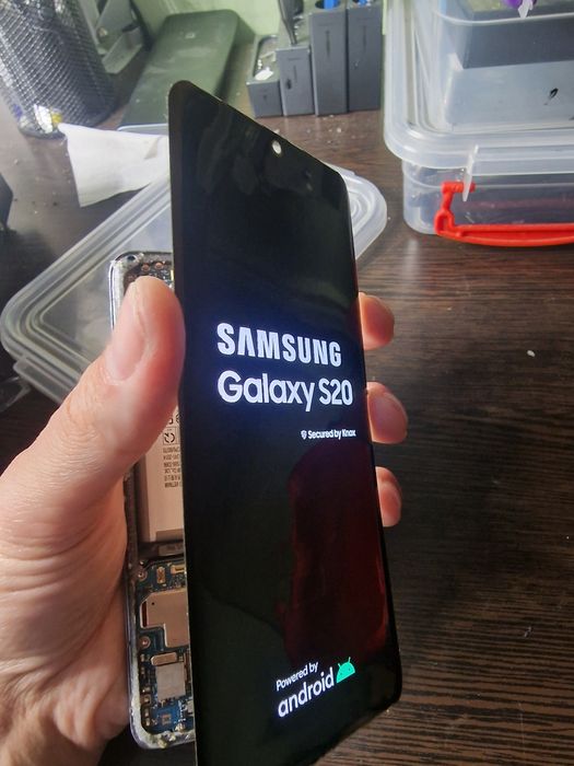 Заміна розбитого скла Samsung S23 Ultra ,S22 Ultra, та всіх інших