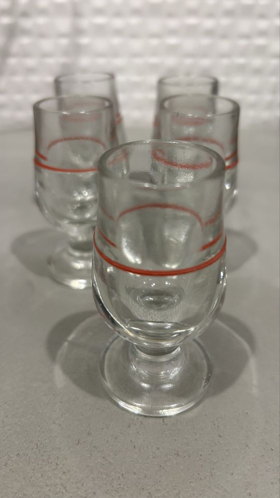 5 copos vintage em otimo estado