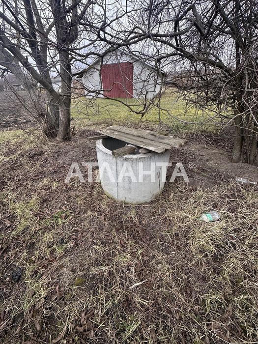 Будинок з комунікаціями, центр села, 60 м2, + господарство