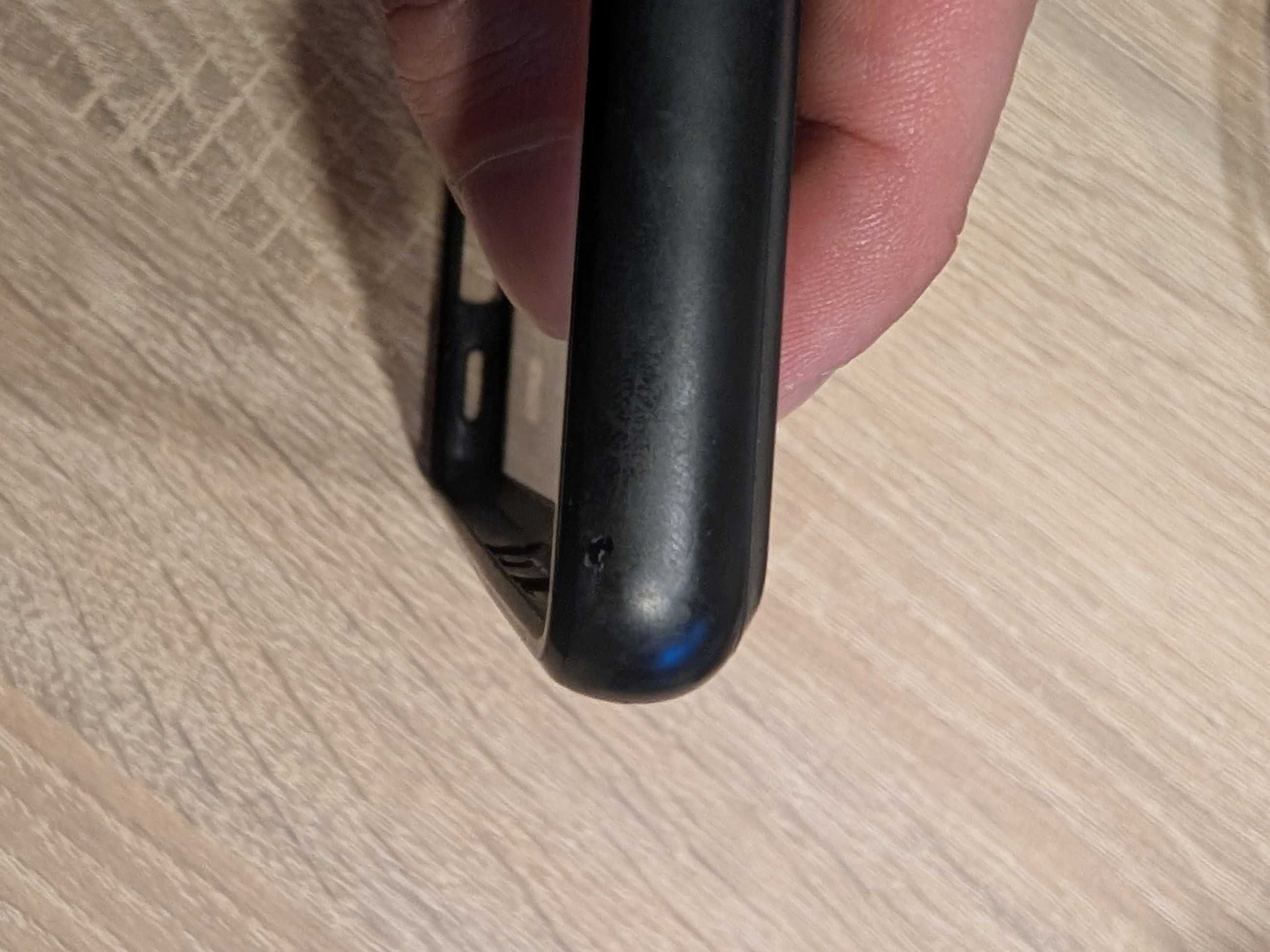 Etui Spigen Ultra Hybrid do Pixel 6A, przezroczysto-czarne