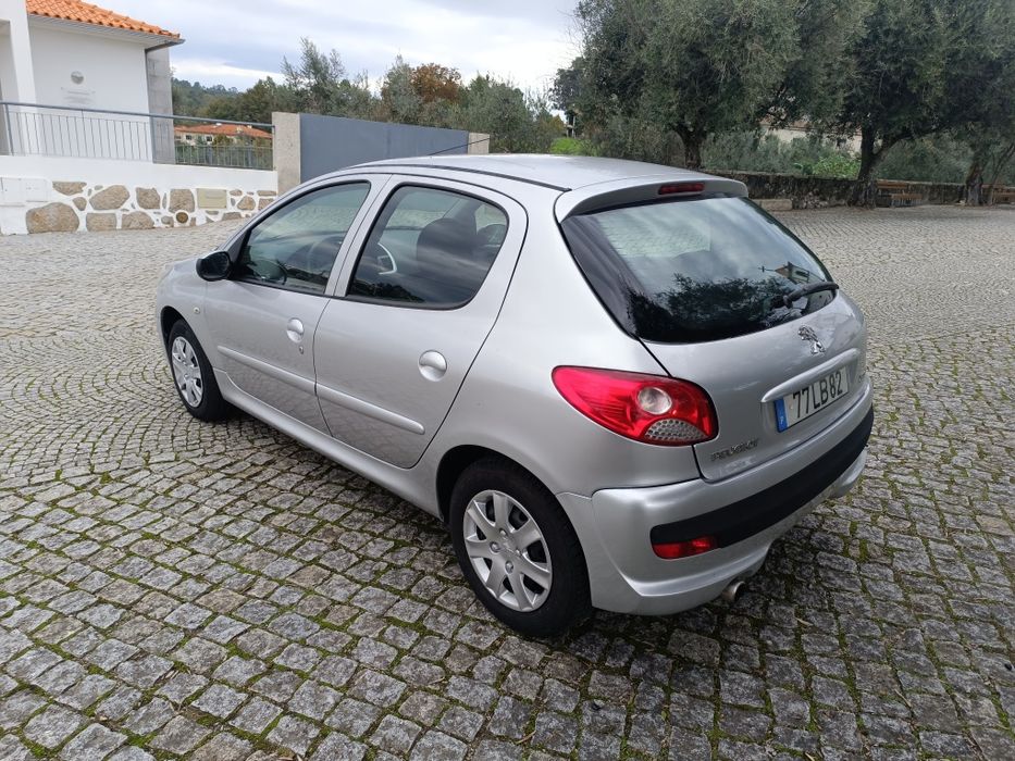 Peugeot 206+  em óptimo estado