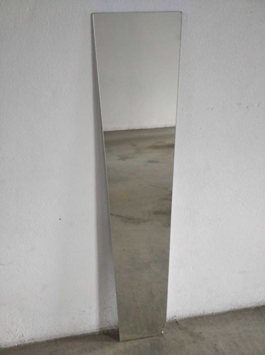 Espelho 120x20 cm com canto danificado
