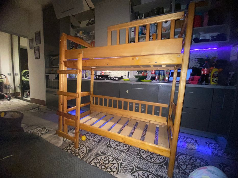 Ліжко двоярусне, дитяче