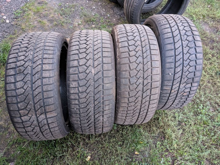 Opony zimowe TRAZANO ZUPER SNOW 225/40r19 93v