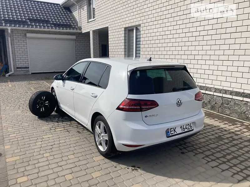 Volkswagen e-Golf 2015