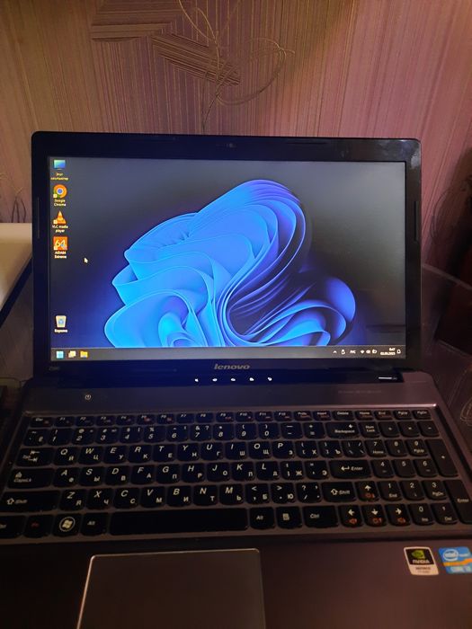 Ноутбук леново Z580 игровой. Озу 8гб,hdd 1tb,11 windows