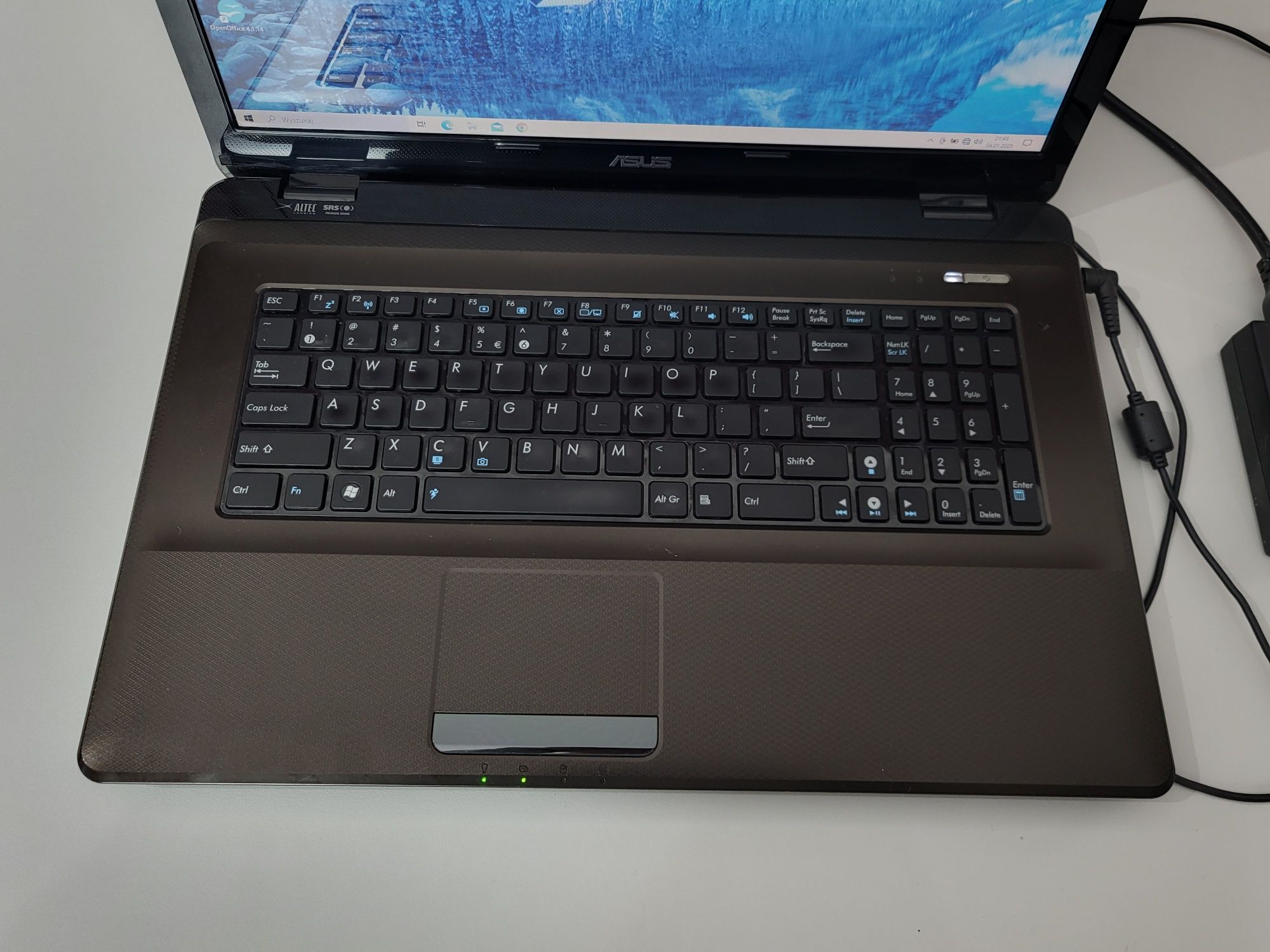 Laptop ASUS K72F + zasilacz Windows 10 Intel(R) Pentium(R)