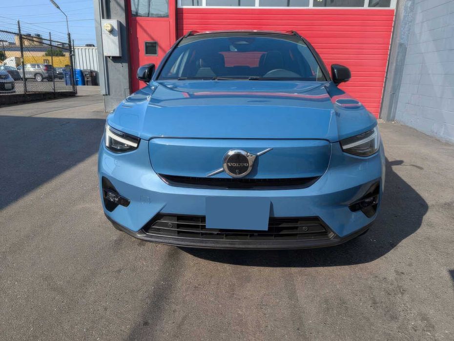 Volvo XC40      2023