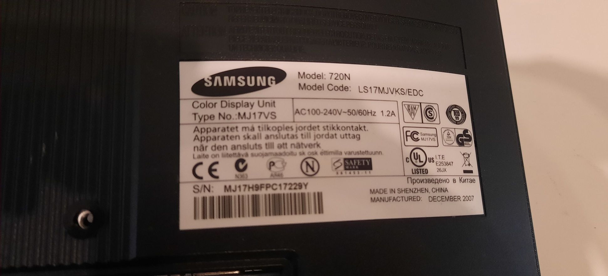 Ecrã SAMSUNG 720N