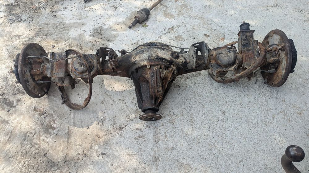 Задній міст nissan terrano || 2.7 дизель