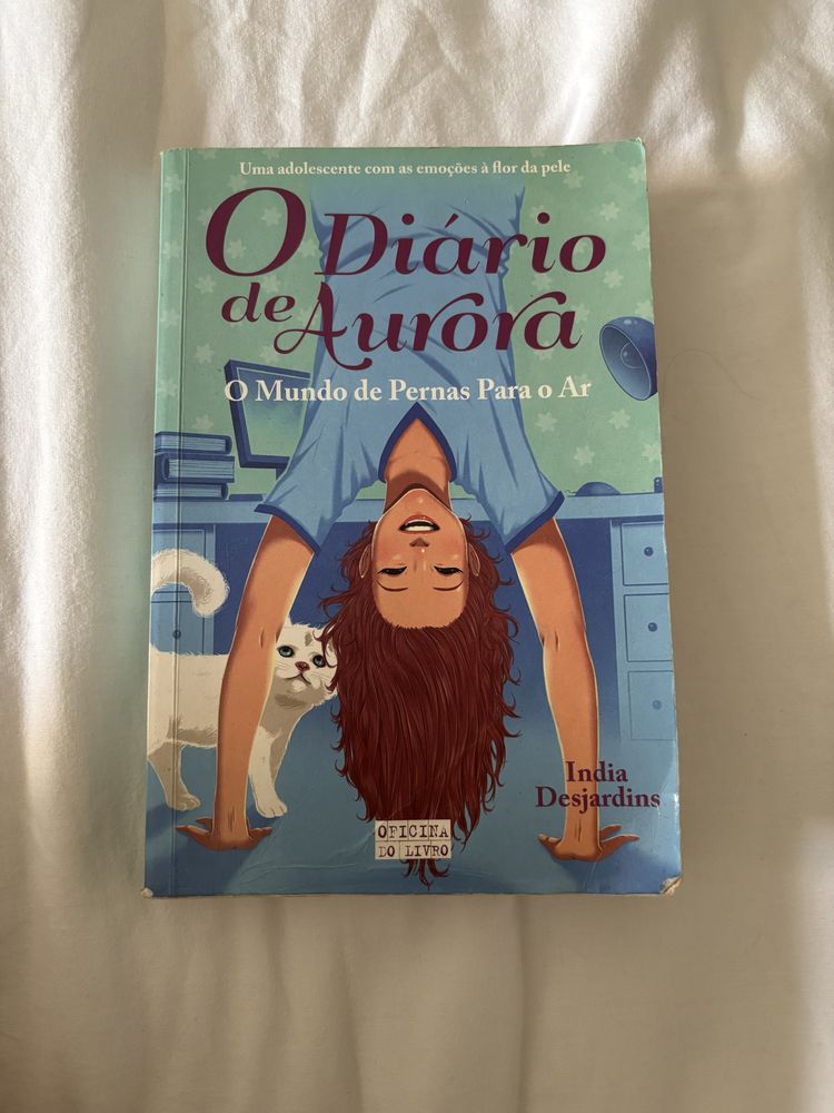 Livro O Diário de Aurora - O Mundo de Pernas para o Ar