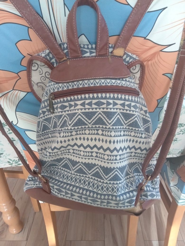 Plecak w azteckie wzory