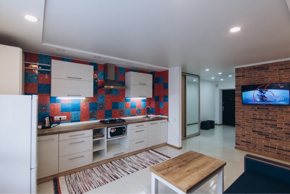 Подобова аренда двокімнатної квартири в центрі міста,вул.Харьківська