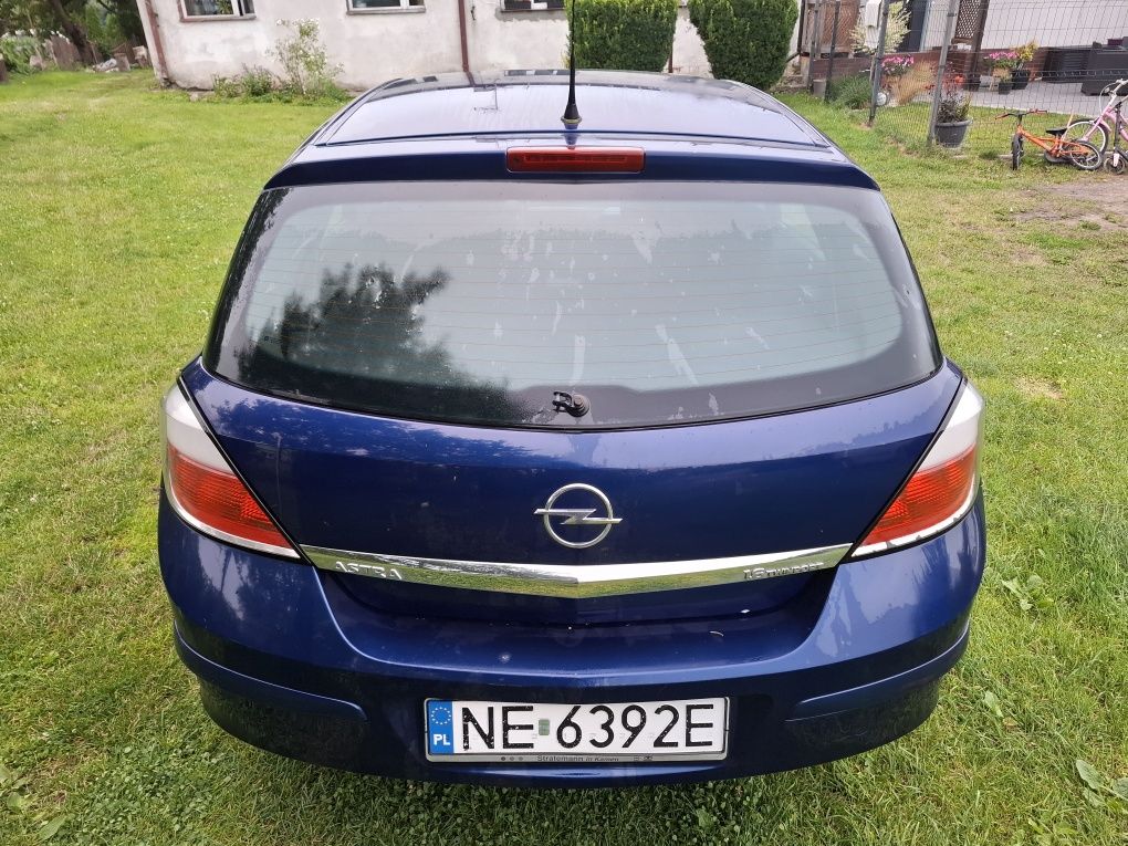 Astra H / 1.6 benzyna