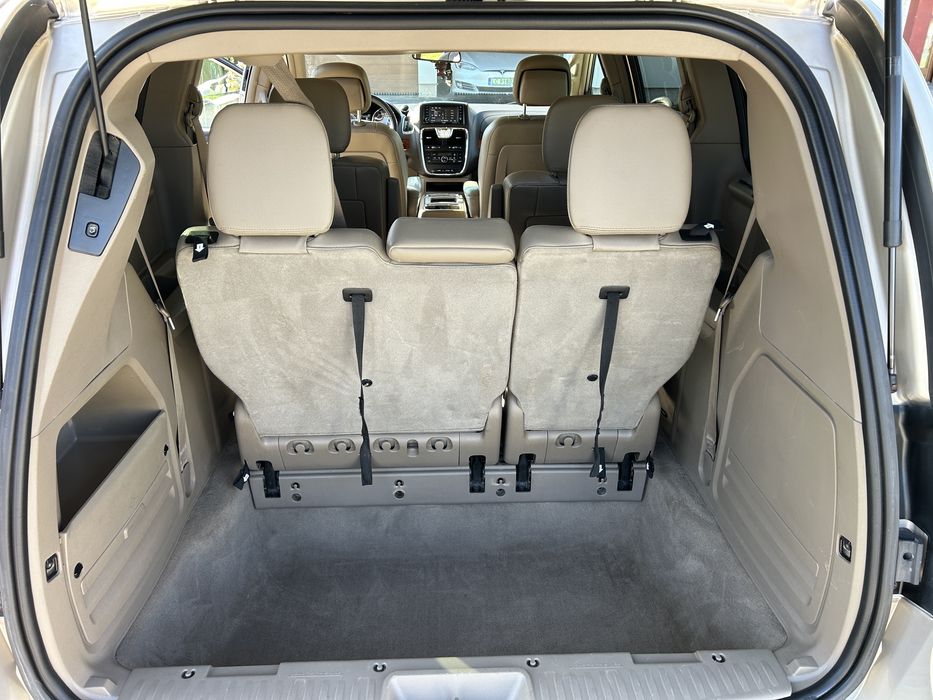Chrysler Town&Country. 3.6 b+g