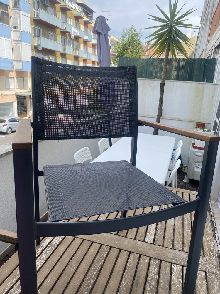 Conjunto Mesa e Cadeiras de Jardim