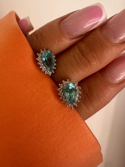 Kolczyki z naturalnymi apatytami i naturalnymi diamentami 0.30 CT