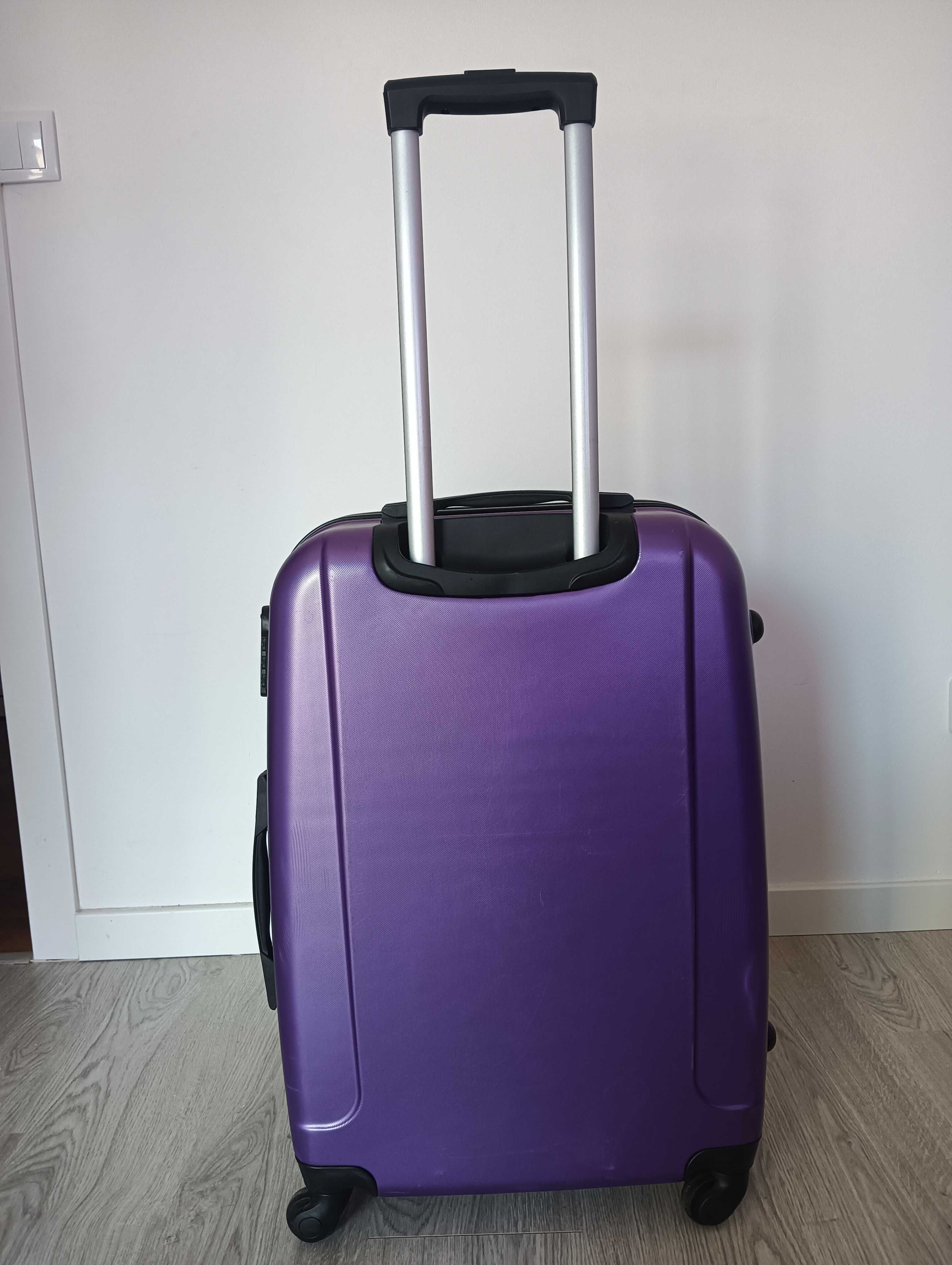 Mala de viagem cor lilás