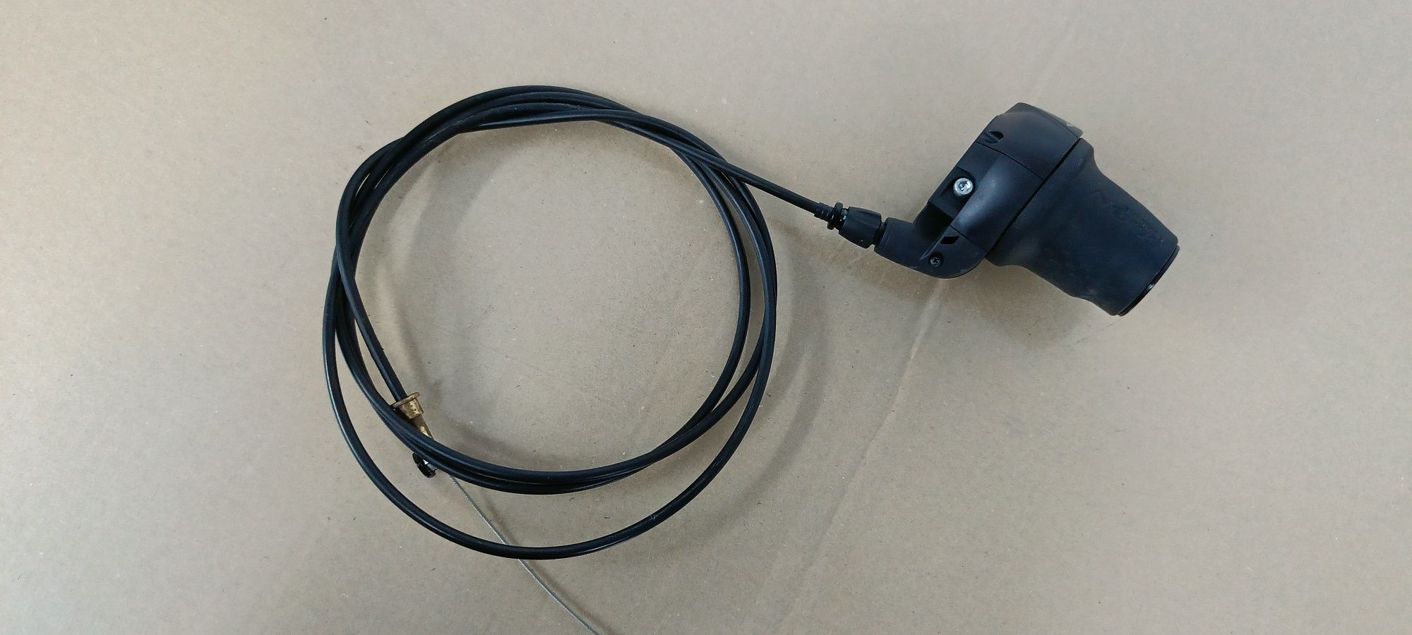 Nr1. Manetka Shimano Nexus 7.