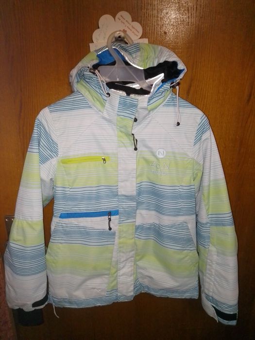 Отличная лыжная курточка