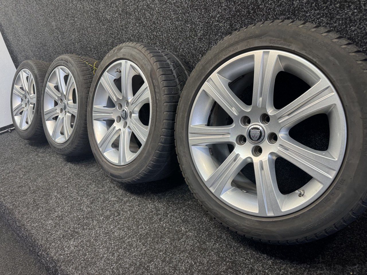 5X108  8.5R18 Jaguer  F-Tupe  XF  XJ  XK