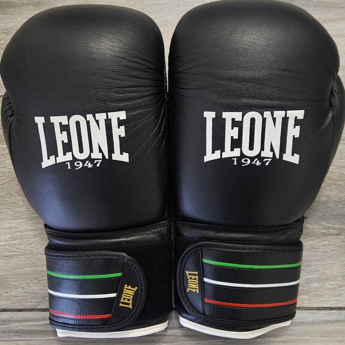 Rękawice bokserskie 16oz Leone Flag. Stan doskonały.