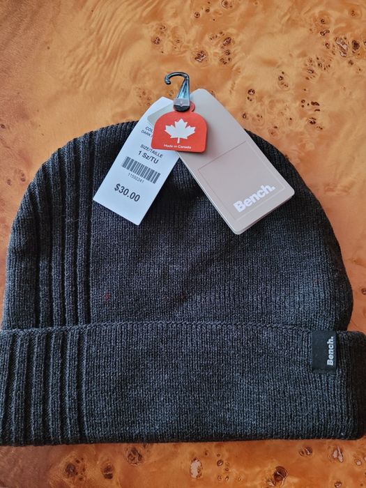 Фирменная мужская шапка BENCH