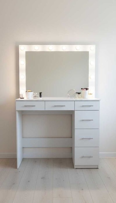 Професійний макіяжний туалетний столик з підсвіткою, під високий стул