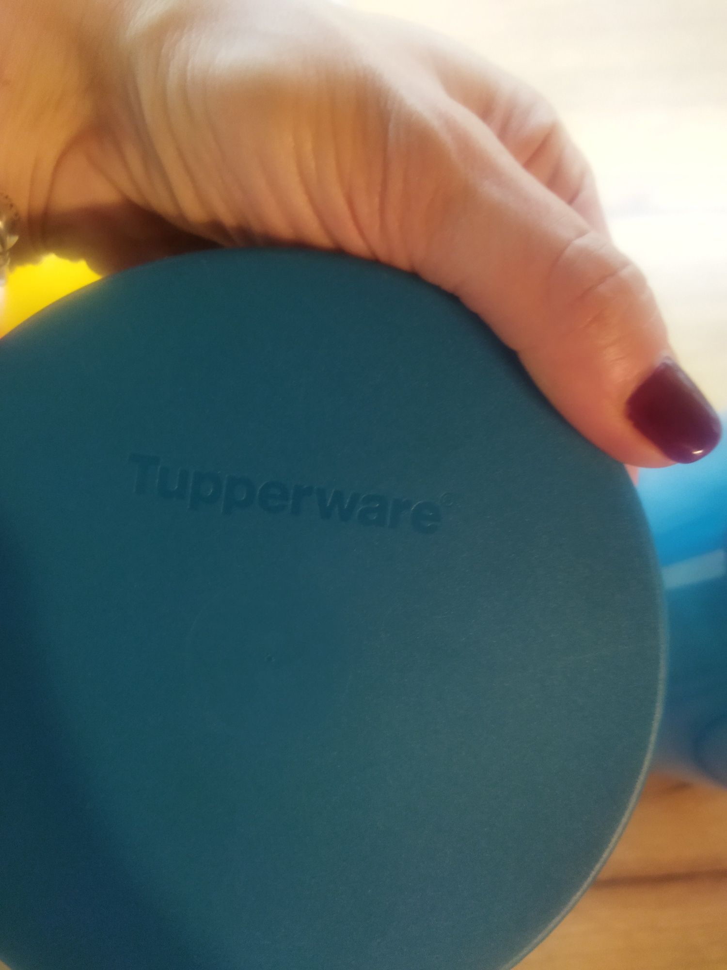 Tupperware orzechowiec