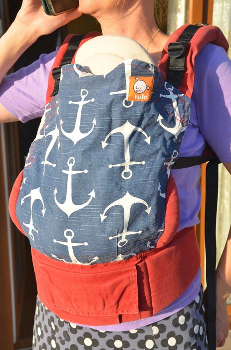 Nosidełko Tula z kapturkiem i wkładką dla niemowlaka