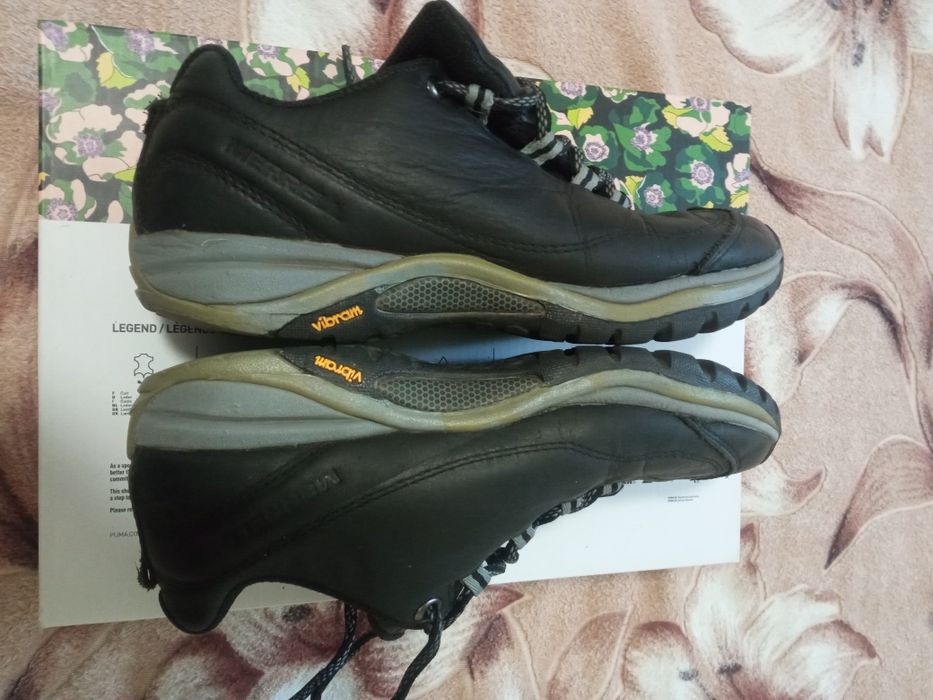 Кроссовки Merrell и Calvin Klein.