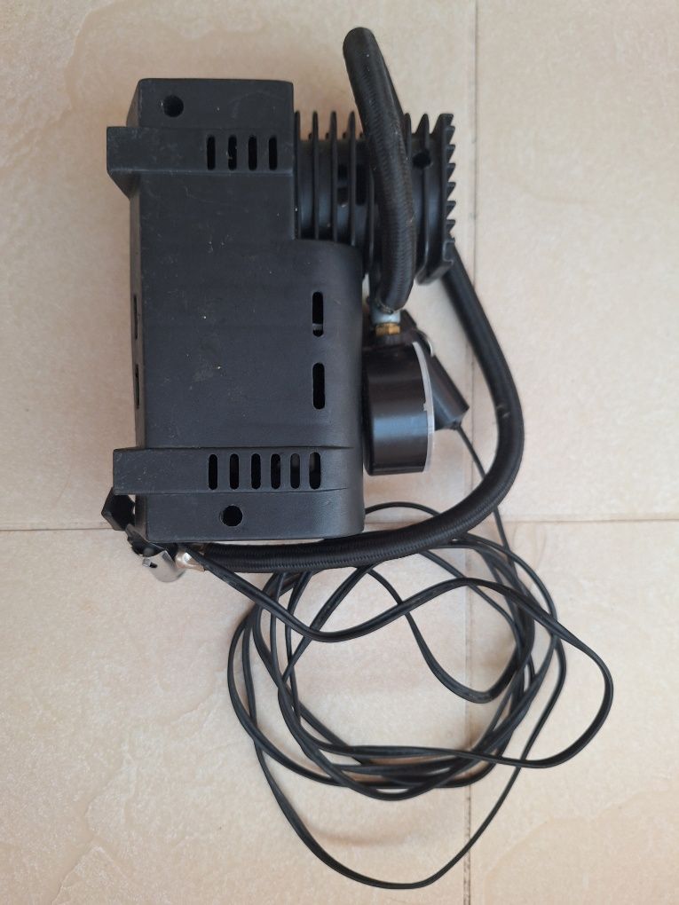 Pequeno compressor para carros